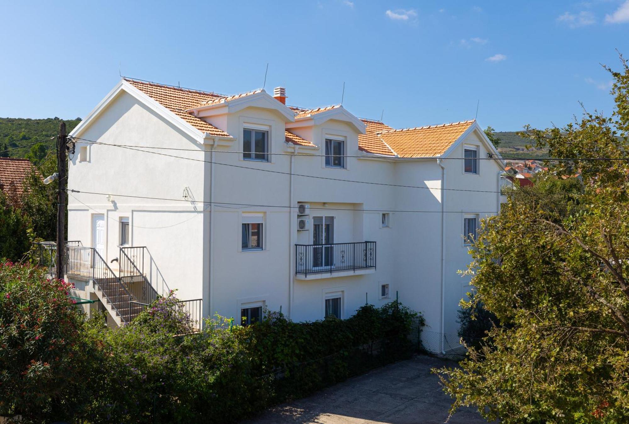 Apartments Lustica Радовичі Екстер'єр фото